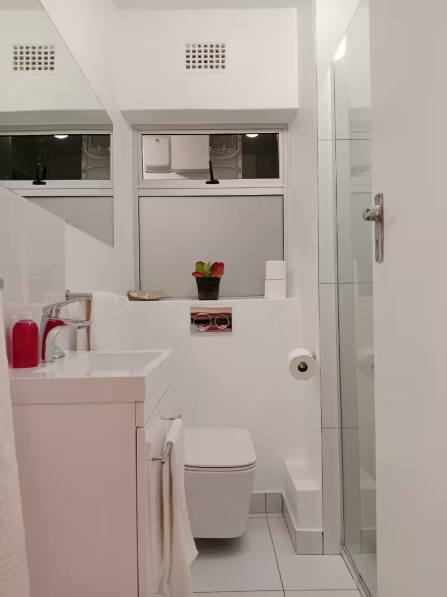 2 Bedroom Property for Sale in Sea Point Western Cape